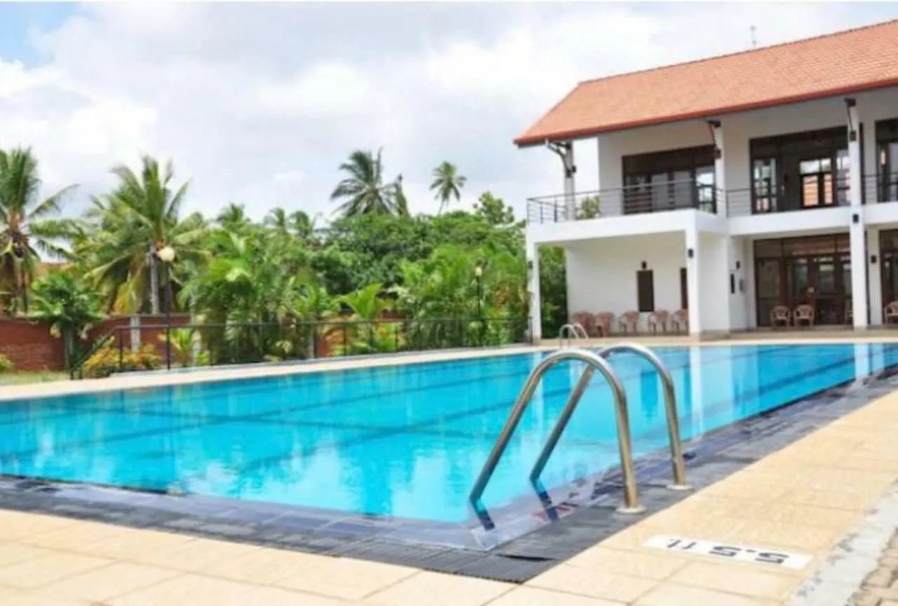 Villa Agoura Grand Negombo Hotel